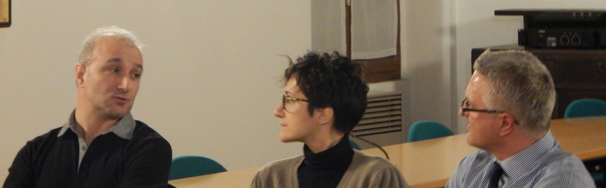 Gli autori (ai lati) e la conduttrice Viviana Filippini